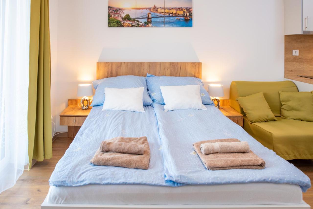 Sweet Home Apartman , 30Sqm Studio, Free Private Parking, Mountain View, Balcony, 20 Min From Downtown ブダペスト エクステリア 写真